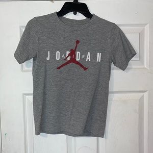 Jordan tee - boys (M) - Grey